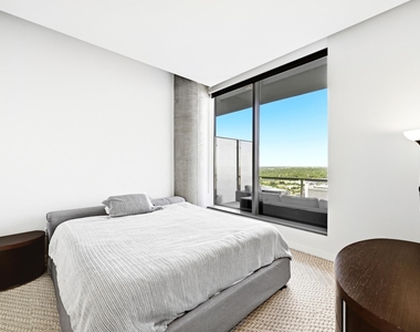 210 Lavaca St - Photo Thumbnail 7
