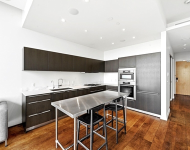 210 Lavaca St - Photo Thumbnail 6