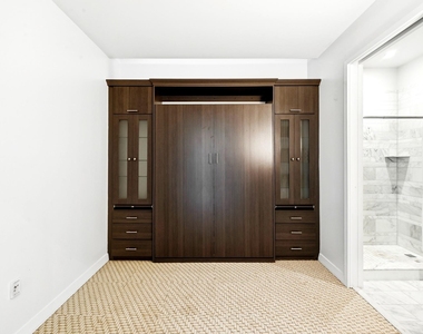 210 Lavaca St - Photo Thumbnail 12