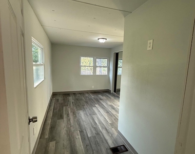 20604 Delorio St - Photo Thumbnail 3