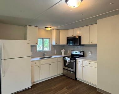 20604 Delorio St - Photo Thumbnail 9