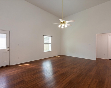 2571a Georgian Dr - Photo Thumbnail 16