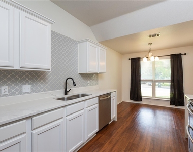 2571a Georgian Dr - Photo Thumbnail 17