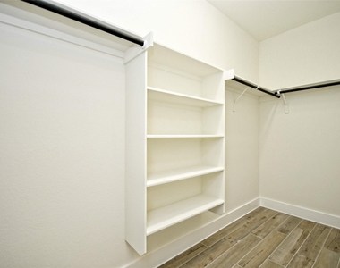408 Parkline Dr - Photo Thumbnail 17