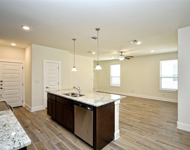 408 Parkline Dr - Photo Thumbnail 12