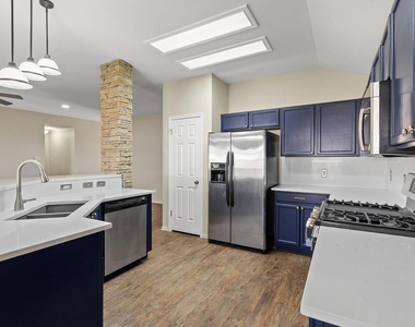 3812 Eagles Nest St - Photo Thumbnail 9