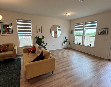 8013 Philbrook Dr - Photo Thumbnail 15