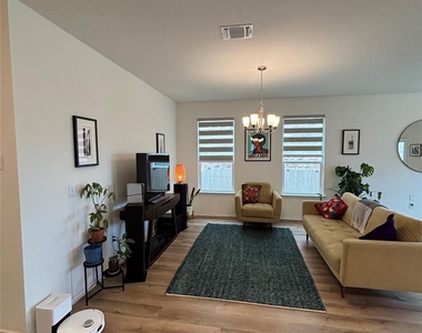 8013 Philbrook Dr - Photo Thumbnail 14
