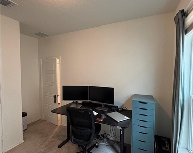 8013 Philbrook Dr - Photo Thumbnail 5