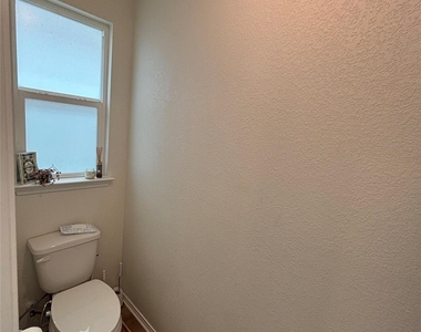 8013 Philbrook Dr - Photo Thumbnail 27