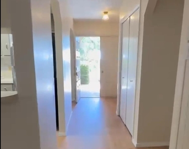11510 Oak View Dr - Photo Thumbnail 5