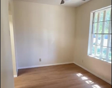 11510 Oak View Dr - Photo Thumbnail 10