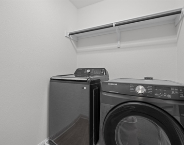 6915 Tiznow Ln - Photo Thumbnail 13