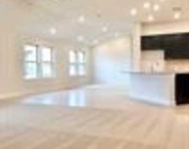 1108 Laceflower Ln - Photo Thumbnail 7