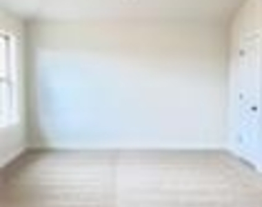 1108 Laceflower Ln - Photo Thumbnail 10