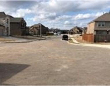 1108 Laceflower Ln - Photo Thumbnail 35