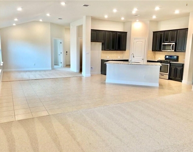 1108 Laceflower Ln - Photo Thumbnail 3