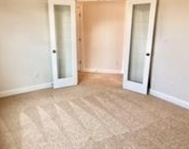 1108 Laceflower Ln - Photo Thumbnail 8