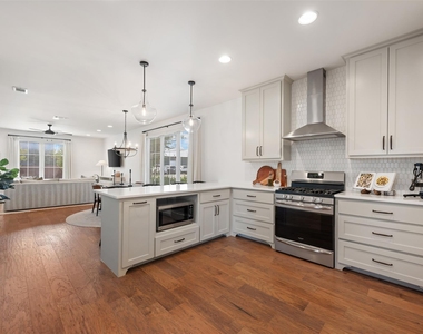 1301 West St - Photo Thumbnail 14