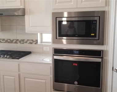 908 Kingston Pl - Photo Thumbnail 3