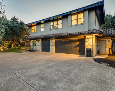 813 Moonlight Bay Dr - Photo Thumbnail 14