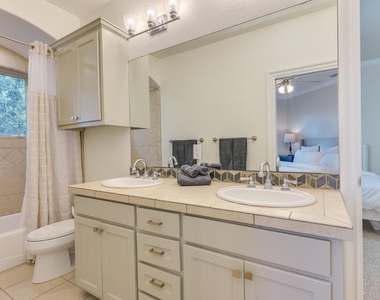 813 Moonlight Bay Dr - Photo Thumbnail 29