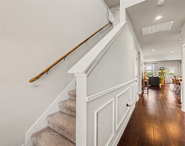5809 Lehman Way - Photo Thumbnail 3