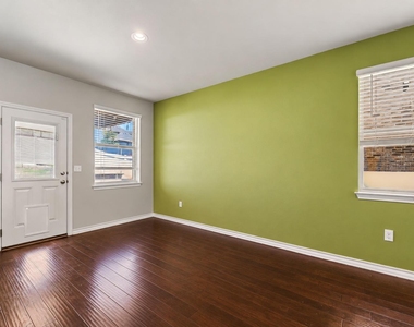 5809 Lehman Way - Photo Thumbnail 24