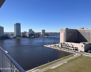 400 E Bay Street - Photo Thumbnail 56