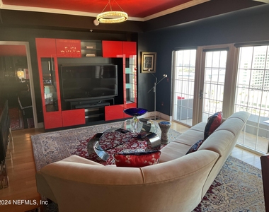 400 E Bay Street - Photo Thumbnail 54