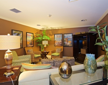 400 E Bay Street - Photo Thumbnail 18