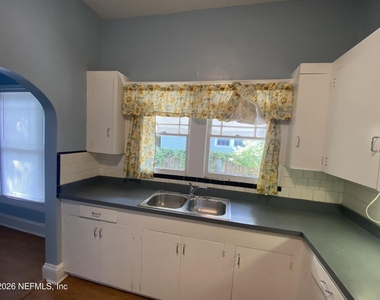 2316 Gilmore Street - Photo Thumbnail 4