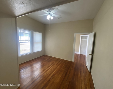 2316 Gilmore Street - Photo Thumbnail 9