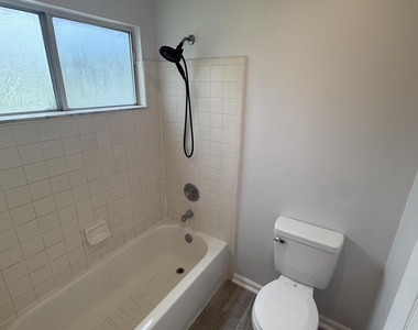 336 S Shamrock Avenue S - Photo Thumbnail 10