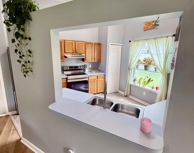 336 S Shamrock Avenue S - Photo Thumbnail 7
