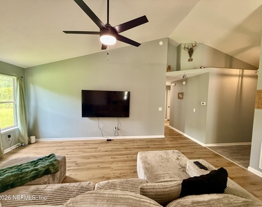 336 S Shamrock Avenue S - Photo Thumbnail 5