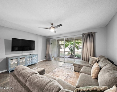 3734 Windmaker Way - Photo Thumbnail 8