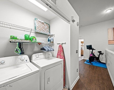 3734 Windmaker Way - Photo Thumbnail 15