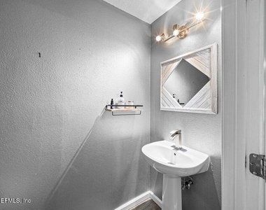 3734 Windmaker Way - Photo Thumbnail 10