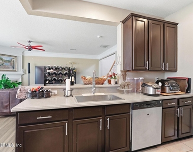 4008 Lionheart Drive - Photo Thumbnail 10