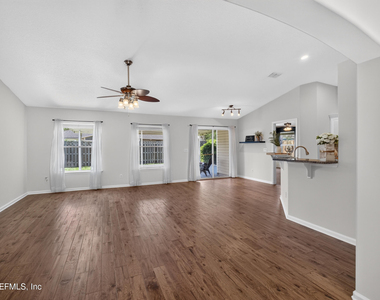 12838 Chets Creek Drive N - Photo Thumbnail 11
