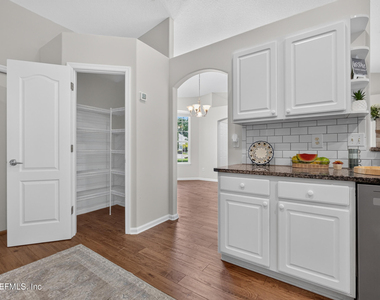 12838 Chets Creek Drive N - Photo Thumbnail 16