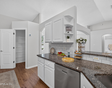 12838 Chets Creek Drive N - Photo Thumbnail 19