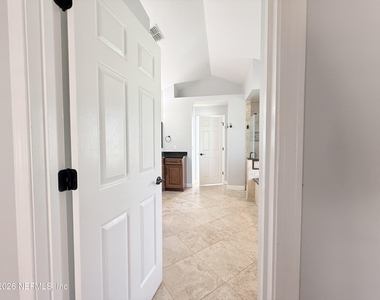 11411 Kingsley Manor Way - Photo Thumbnail 20