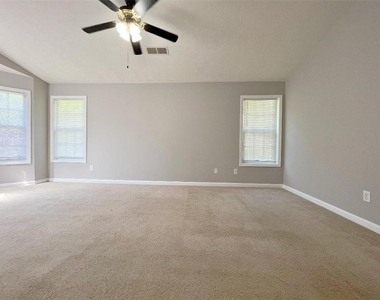 408 Lee Miller Drive - Photo Thumbnail 11