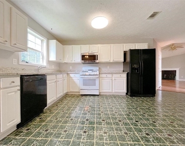 408 Lee Miller Drive - Photo Thumbnail 6
