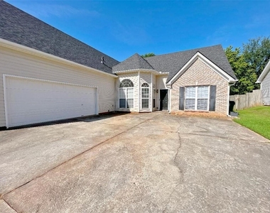 408 Lee Miller Drive - Photo Thumbnail 2