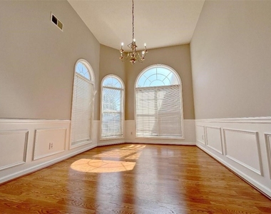 408 Lee Miller Drive - Photo Thumbnail 5