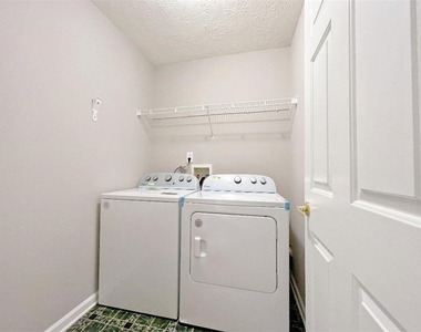 408 Lee Miller Drive - Photo Thumbnail 9