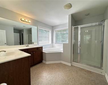 1129 Ida Woods Court - Photo Thumbnail 18